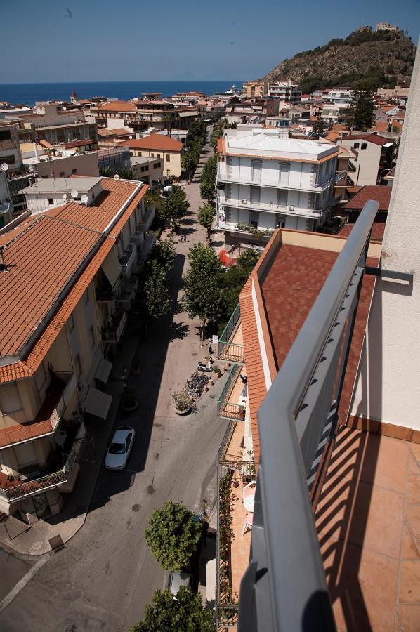 Capo dʼOrlando B&B Del Corso المظهر الخارجي الصورة