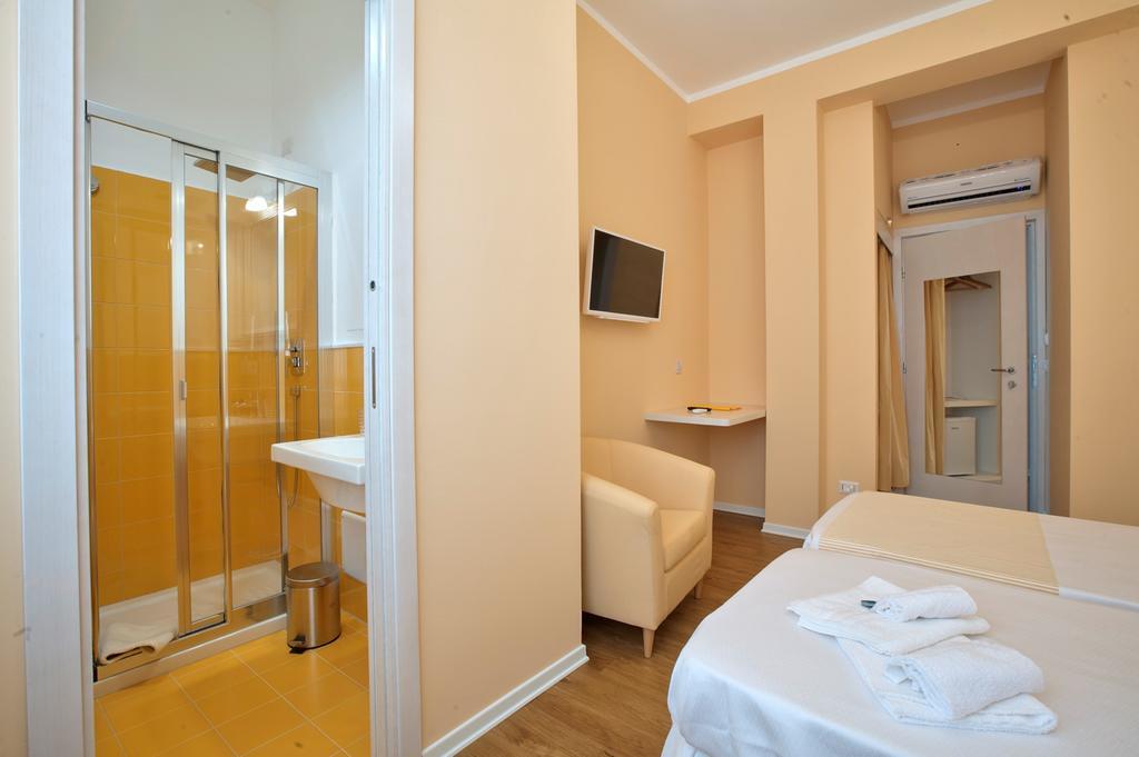 Capo dʼOrlando B&B Del Corso الغرفة الصورة
